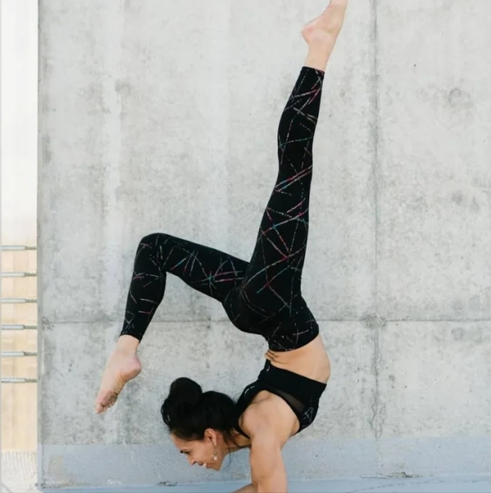 ZYIA Active Abstract Rainbow Metallic Black 7/8 High Rise Leggings Size 6 Size 8